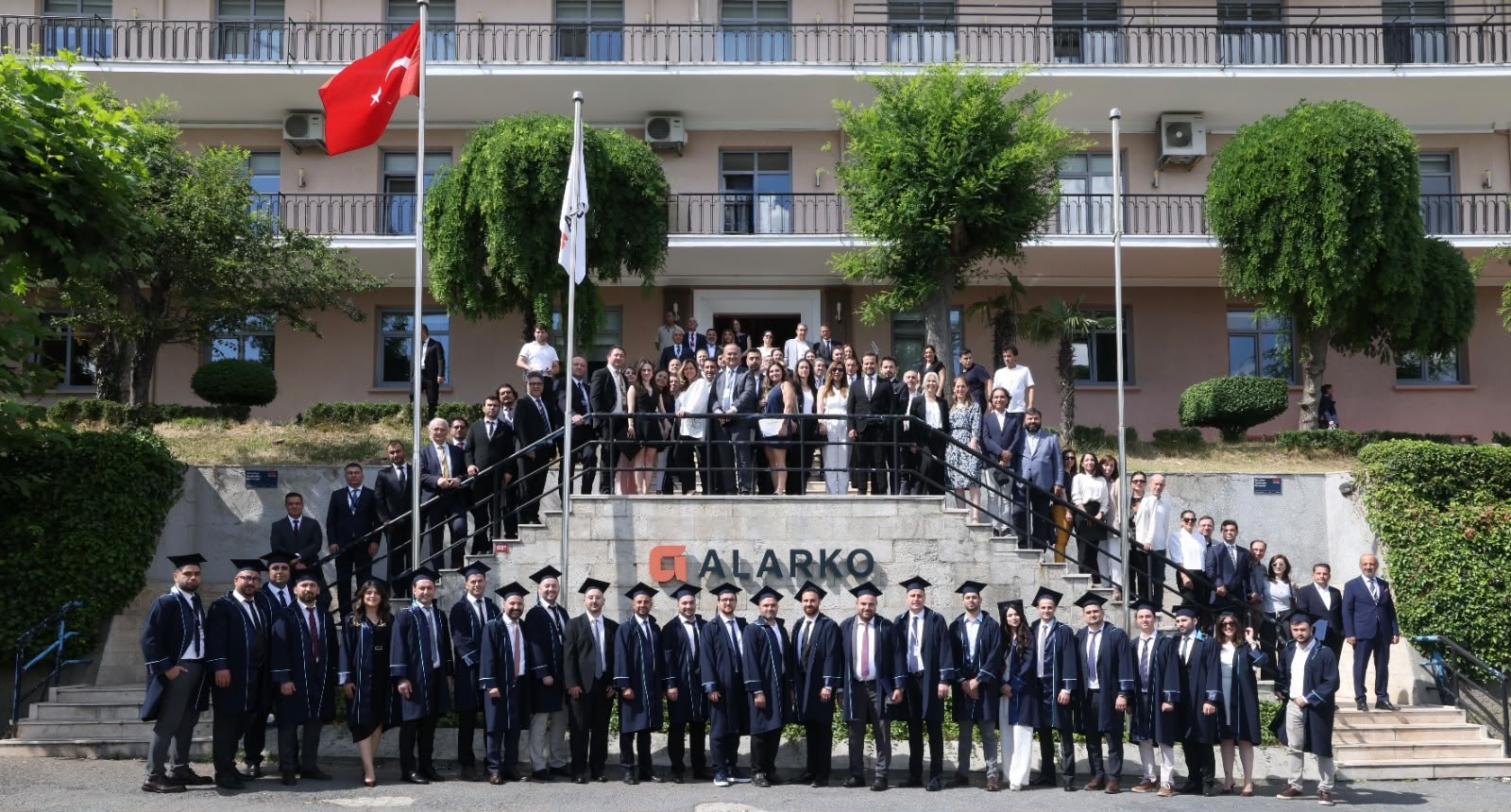 Alarko MBA ve Yenibirlider Programları Yeni Mezunlarını Verdi